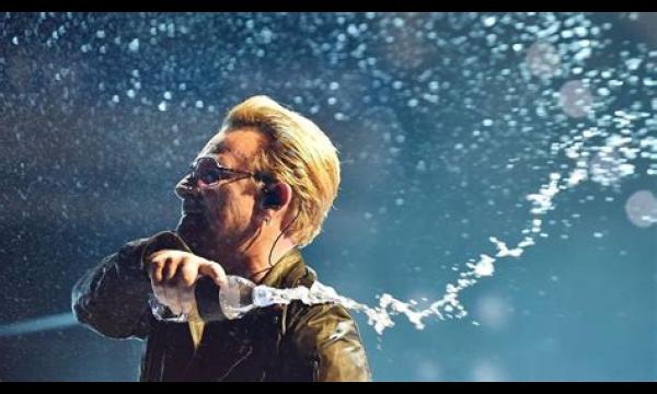 Bono heeft een hekel aan de naam U2 en krimpt ineen bij hun liedjes op de radio