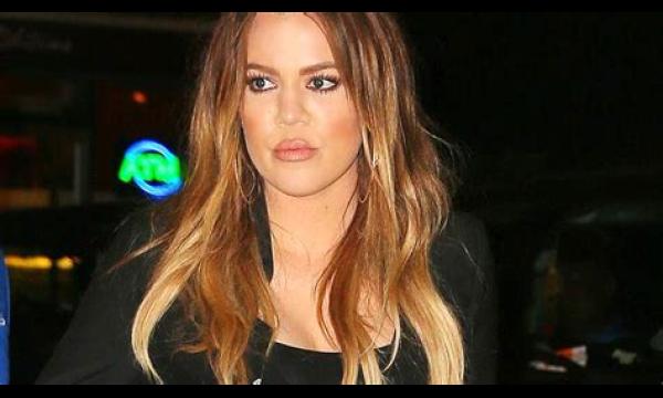 Chrissy Teigen-fans verwarren de ster met Khloe Kardashian in een verbluffende foto