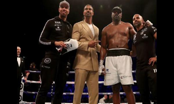 Derek Chisora ​​haalt David Haye uit terwijl hij Oleksandr Usyk feliciteert