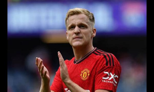 Donny van de Beek 'verlaat Ajax in de zomer' als middenvelder van Man Utd