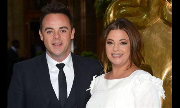 Lisa Armstrong belt de politie vanwege 'diefstal' van Ant McPartlin-liefdesbrieven van Skip