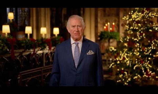 Miljoenen Britten zijn van plan de allereerste kersttoespraak van koning Charles op tv te bekijken