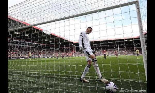 Tandeloze Sheffield Wednesday slaapwandelt naar degradatie na de laatste fragiele overgave