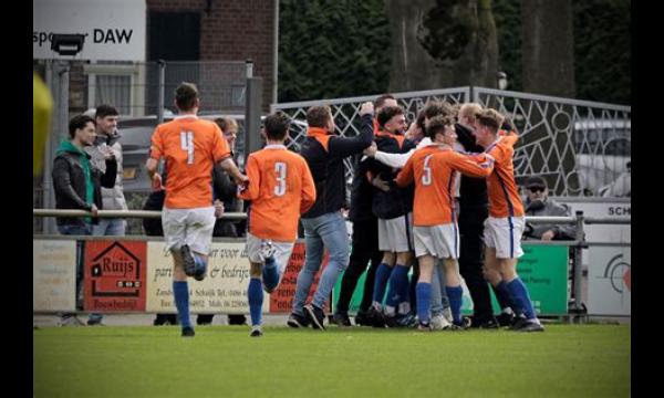 Wycombe versloeg Oxford in de play-offfinale van League One om kampioenspromotie te verdienen